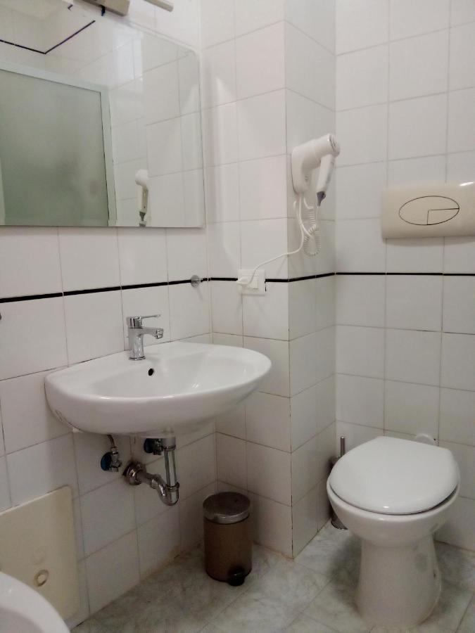 Apartamento Al Crocifisso...Da Nonna Pia Salerno Exterior foto